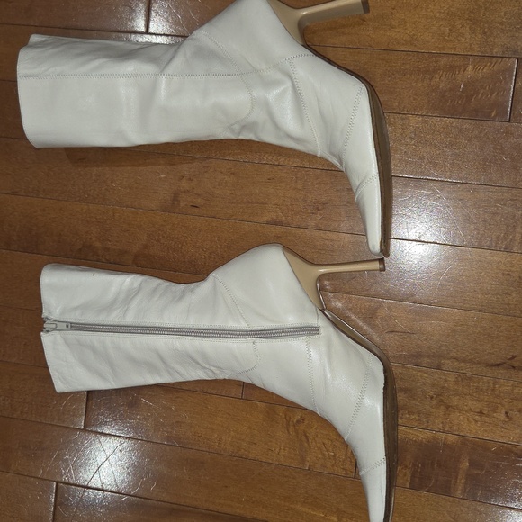 Elegant Cream Leather Calf-High David Aaron Women's Boots - Picture 4 of 12